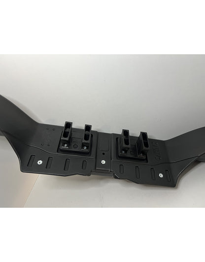 Gebruikt KG 506 voorbumper met bevestiging brackets