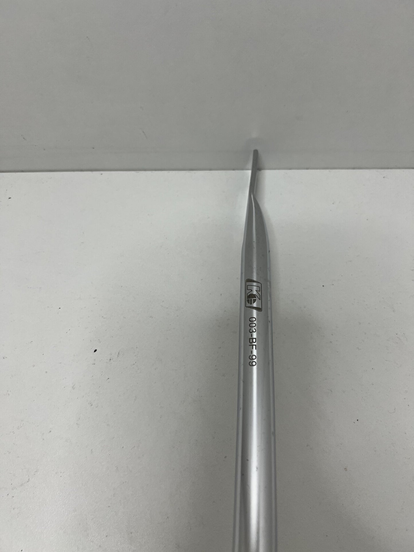 Support supérieur de pare-chocs avant KG d'occasion 003-BF-99