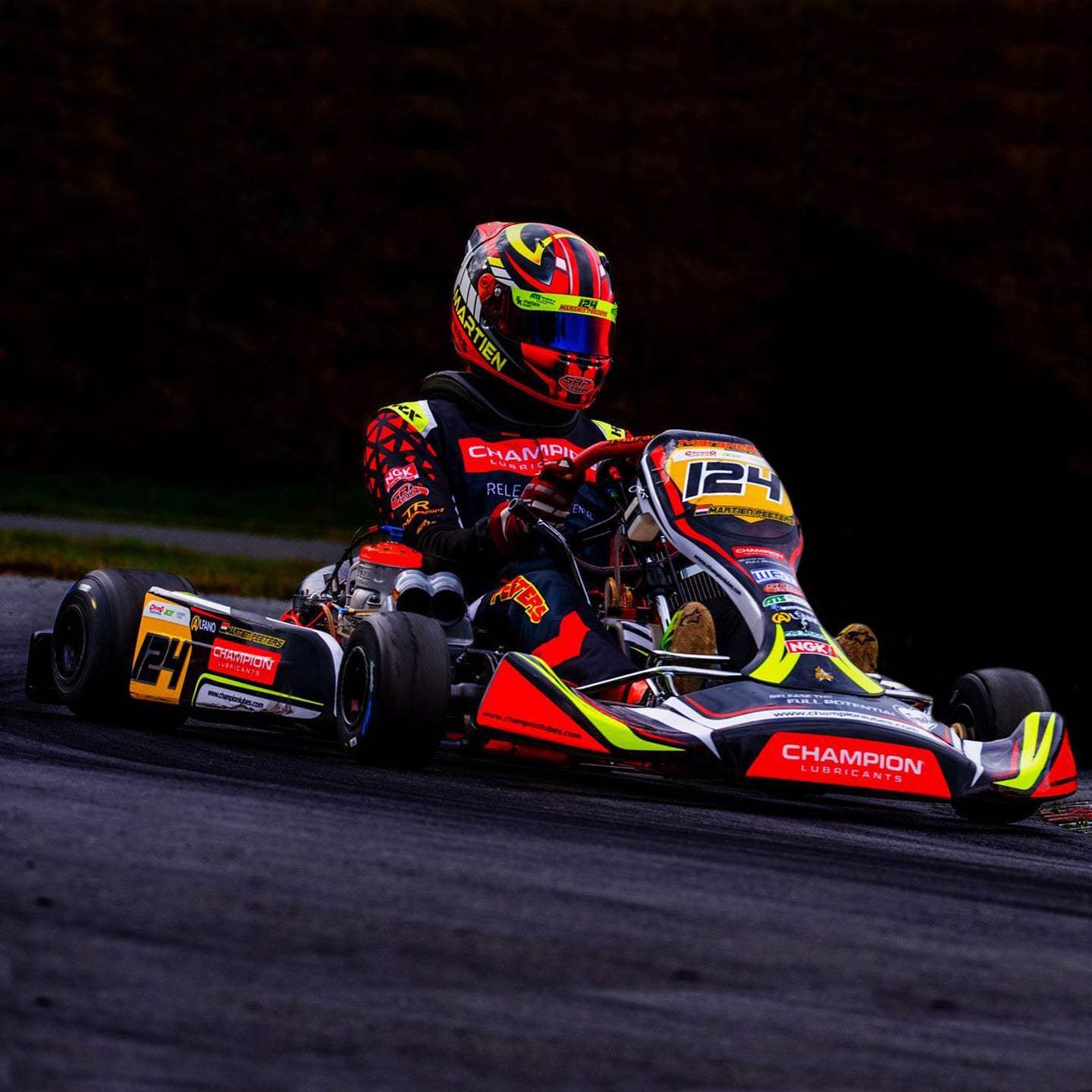 Conception d'un ensemble d'autocollants de karting personnalisés