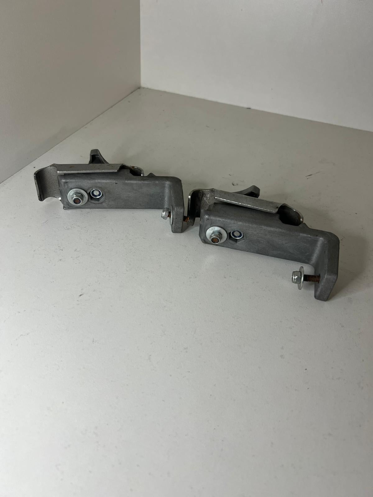 Supports de pare-chocs avant Arrow Karttech d'occasion (ancien type) 