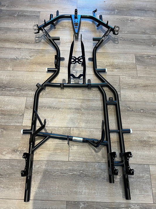 Cadre nu du Praga Dragon EVO 3