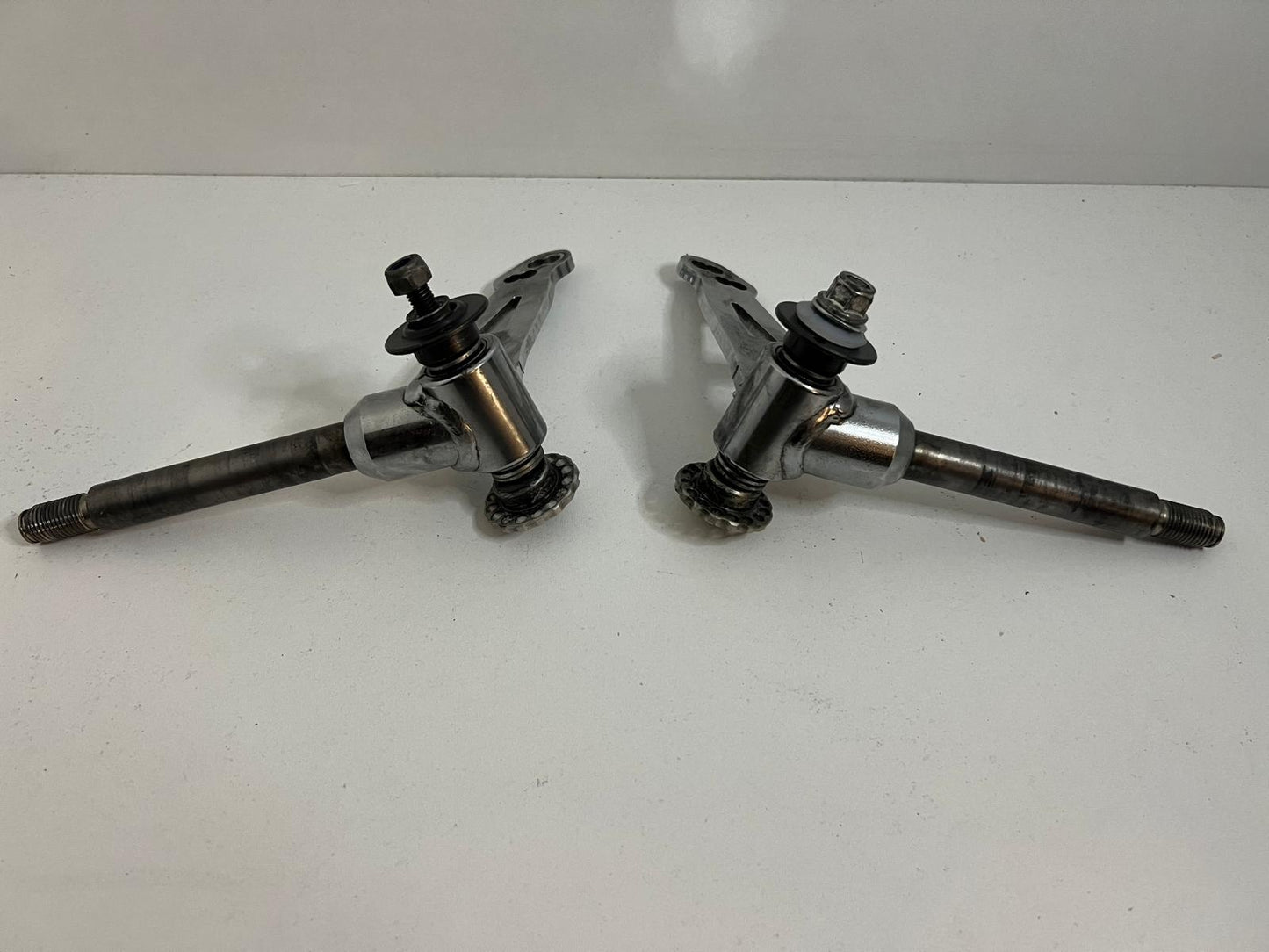 Ensemble d'essieux de mini-kart EKS d'occasion avec jeux excentriques